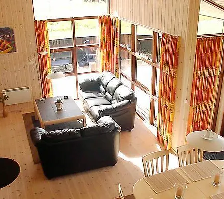 Three-bedroom Holiday In Tarm 3 Hemmet